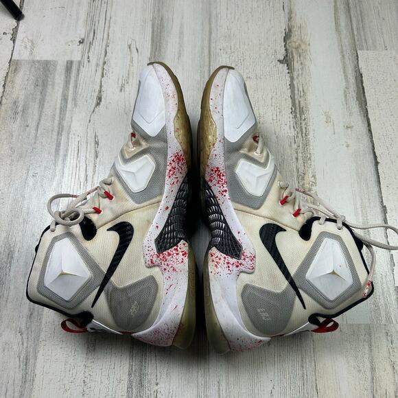 Nike LeBron Friday The 13th - 807219-106 Shoes main image 6